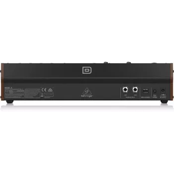 Süntesaator Behringer Model D Must korpuse värv Must Toiteallikas DC AC