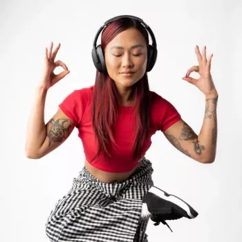 Kõrvaklapid Skullcandy Crusher Evo — juhtmevabad ja juhtmega üle-kõrva kõrvaklapid, Bluetooth 5.0, 40 h aku, USB-C, 3,5 mm, kokkupandavad, must
