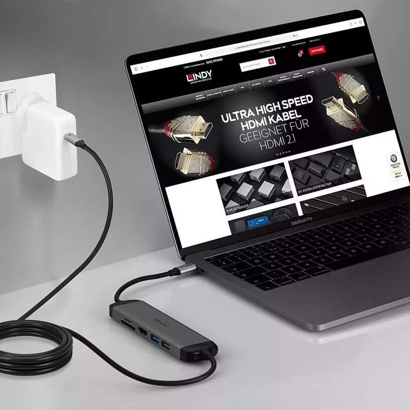 Lindy DST-Micro 140, USB-C sülearvuti mikro dokkimisjaam 4K toega ja 1,4 m 60 W laadimiskaabliga