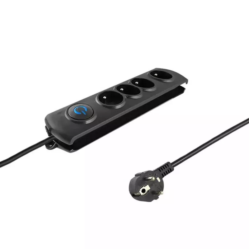 Liigpingekaitse QOLTEC 50104 — 4 vahelduvvoolupistikut, 230 V, 1,5 m kaabel, must