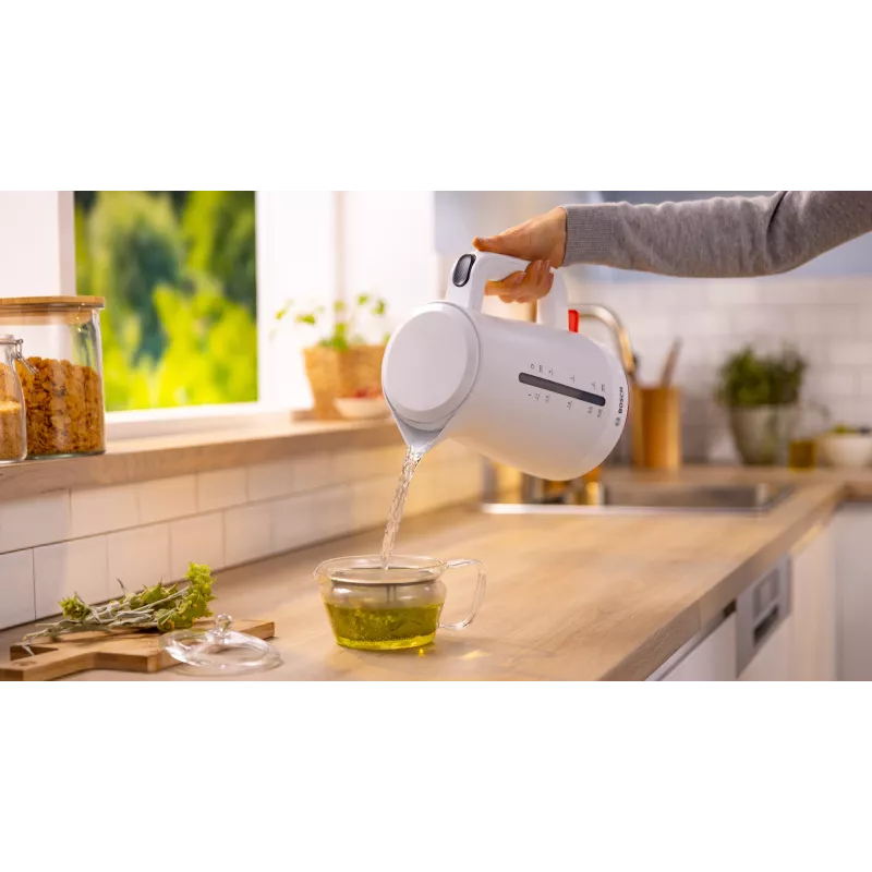Elektriline veekeetja Bosch TWK3M121 — 1,7 L, 2400 W, valge, plastkorpus