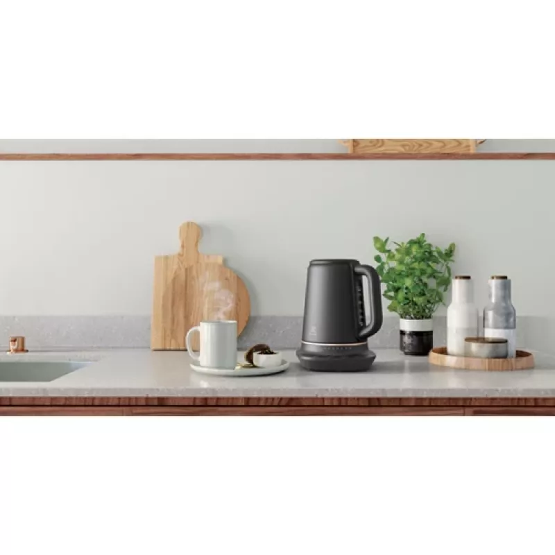 Electrolux E7K16BP elektriline veekeetja 1,7 L 2400 W Must, Vask