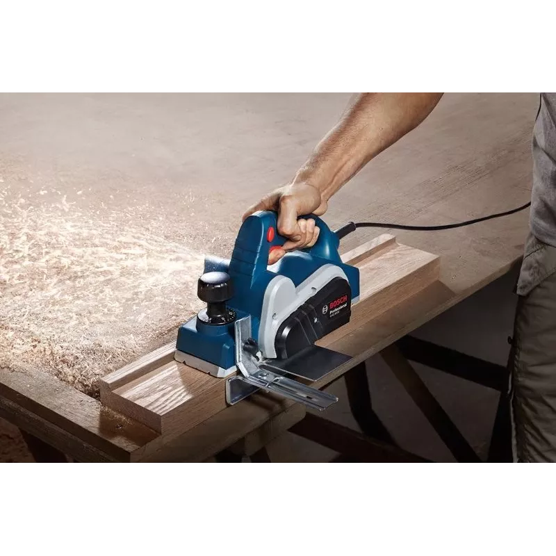 Bosch GHO 6500 must, sinine, metallik 16500 RPM 650 W