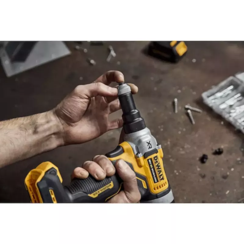 Juhtmeta neetija DeWalt DCF414NT-XJ — akutoitega needitööriist, kaasaskantav
