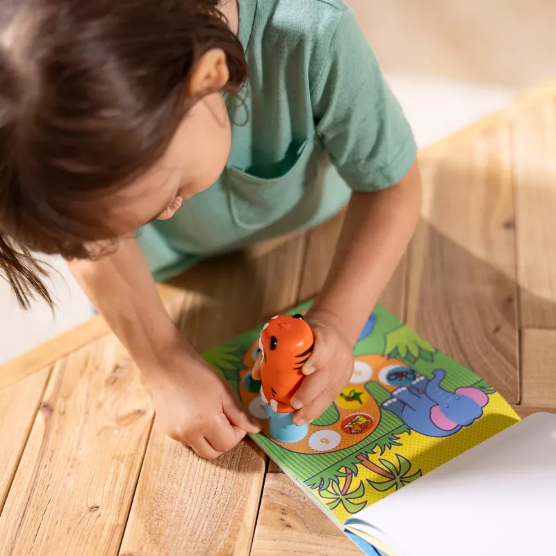 Melissa & Doug Sticker WOW 24-leheküljeline tegevusvihik ja kleepsumaja, 300 kleebist, kunst ja käsitöö näpumänguasi kogutav tegelane – Tiiger – FSC sertifitseeritud