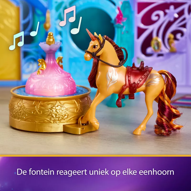 “Spin Master Unicorn Academy” mängukomplekt talli, purskkaevu, valgus- ja heliefektidega