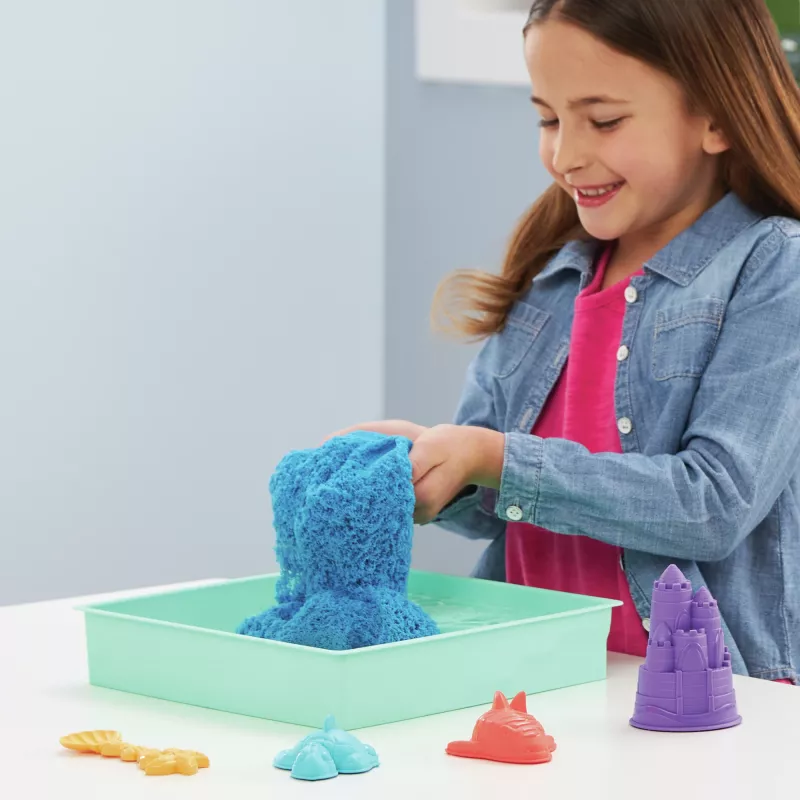 Kinetic Sand, liivakastikomplekt, loomingulised lihavõttekingitused, sisaldab 1 nael sinist voolitavat mänguliiva, 4 tööriista ja vormi, hoiustamine, sensoorsed mänguasjad lastele alates 3. eluaastast