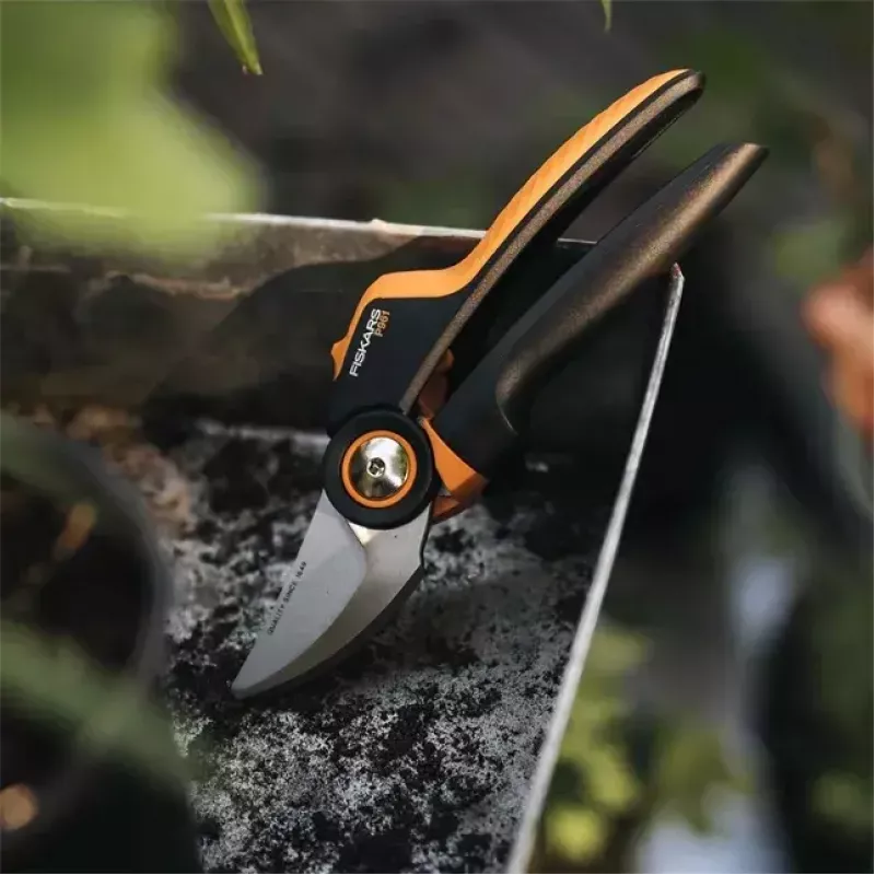 Oksakäärid Fiskars X-Series L P961 — Möödaviiv, Terasest tera, 2,6 cm lõikevõime, 222 mm pikkus