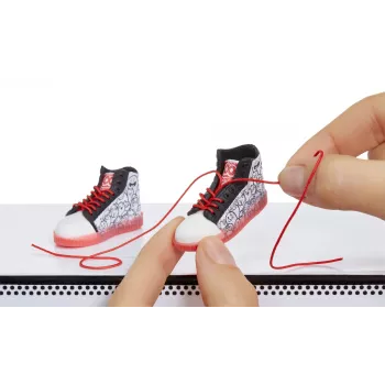 Miniverse Make It Mini Sneakers PDQ-s, 8 a, mitmevärviline, plastik