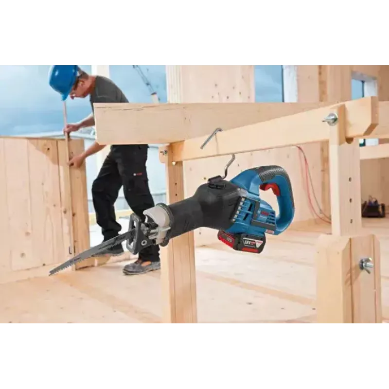 Bosch GSA 18V-32 2500 spm must, sinine, punane