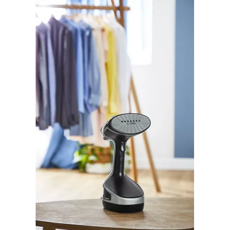 Tefal Acces Steam Force DT8250 käeshoitav riideauruti 0,2 L 2000 W must