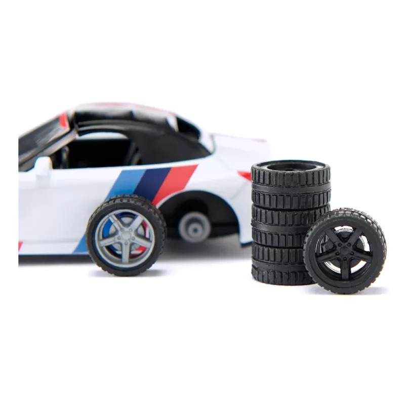 Siku sportauto mudel BMW Z4 M40i, kokkupandud 1:50 mõõtkavas, L 40 mm × W 87 mm × H 29 mm