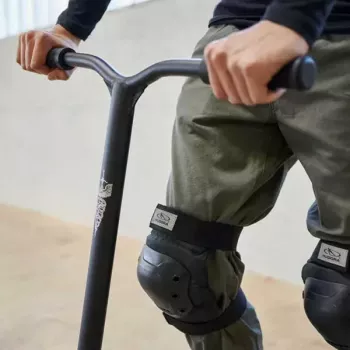 Kaitsevarustuse komplekt HUDORA 83058 must kõigile vanustele