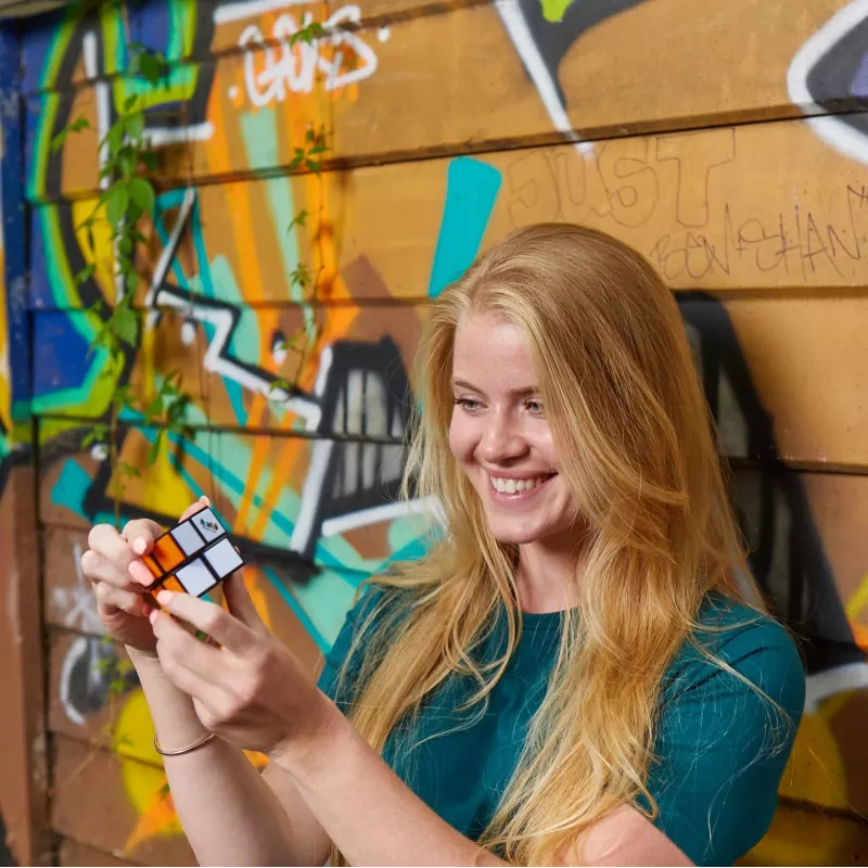 Rubik’s Mini 2x2, 2x2 klassikaline värvide sobitamise pusle, taskusuuruses ajunussiv mänguasi, pakend võib erineda