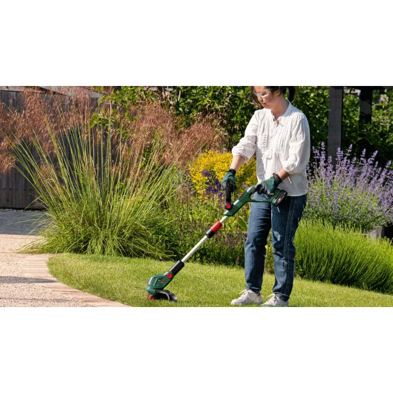 Bosch UniversalGrassCut 18V-26-500 26 cm aku Must, Roheline