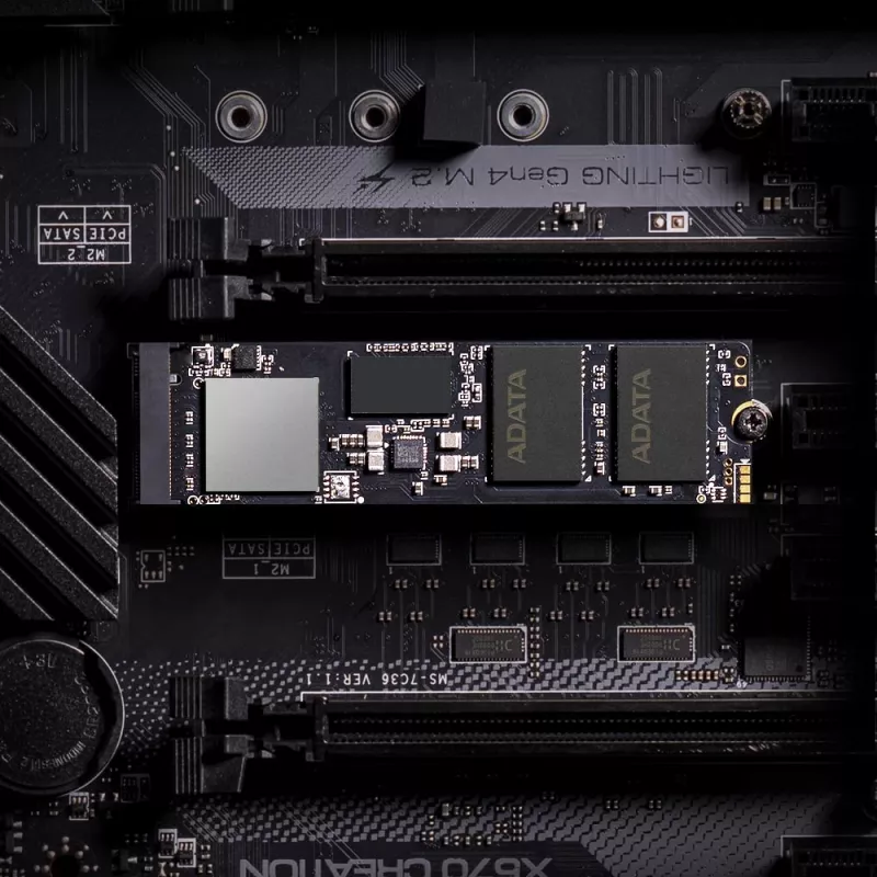 SSD M.2 512 GB ADATA XPG GAMMIX S70 BLADE — PCIe 4.0 NVMe, lugemine 7400 MB/s, kirjutamine 2600 MB/s