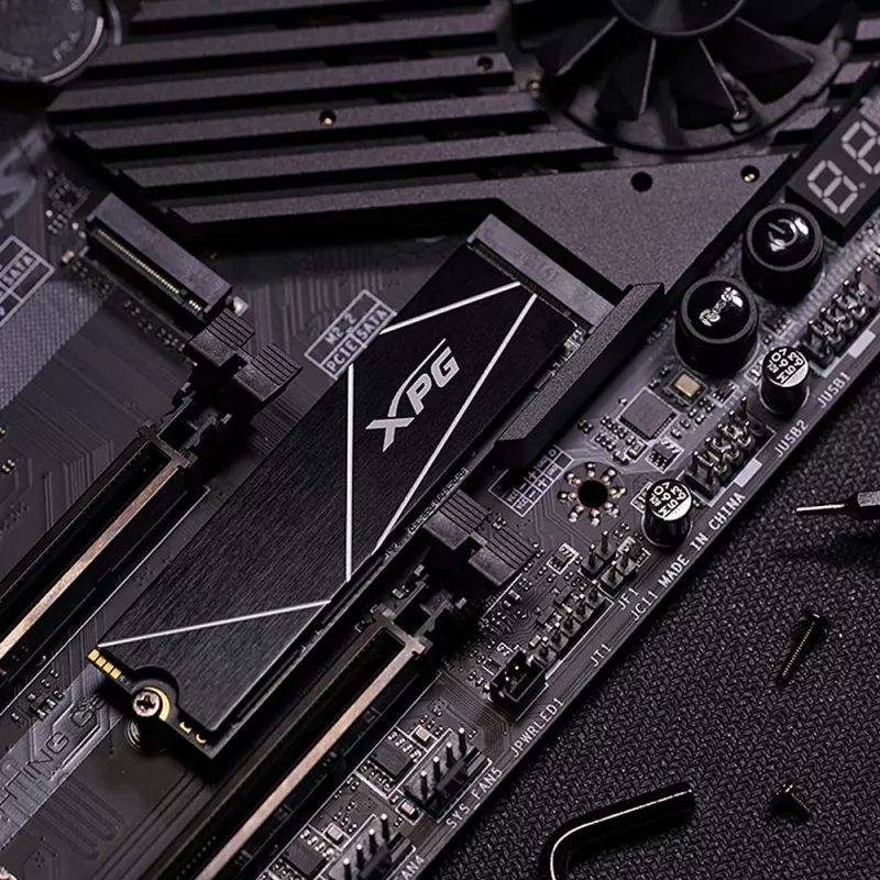 SSD M.2 512 GB ADATA XPG GAMMIX S70 BLADE — PCIe 4.0 NVMe, lugemine 7400 MB/s, kirjutamine 2600 MB/s