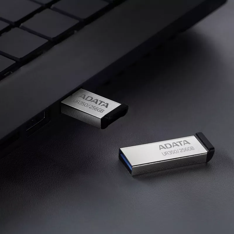 ADATA UR350 USB-mälupulk 256 GB USB Type-A 3.2 Gen 1 (3.1 Gen 1) Must, Hõbedane