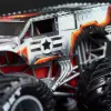 Monster Jam, Marvel Official Iron Man Vs. War Machine Die-Cast Monster Trucks, 1:64 mõõtkavas, laste mänguasjad poistele ja tüdrukutele vanuses 3 ja vanemad