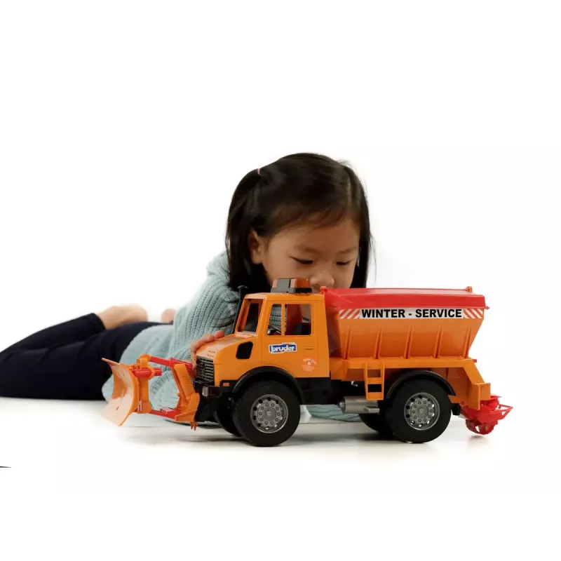 Veoauto BRUDER MB Unimog, ABS konstruktsioon, soovitatav vanus 4+