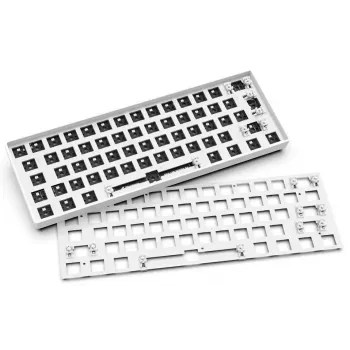 Kompaktne 60% juhtmega klaviatuur Sharkoon SKILLER SGK50 S4 — QWERTY saksa paigutus, RGB-taustvalgustus, USB, 1,5 m kaabel, valge