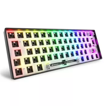 Mehaaniline kompaktne 60% klaviatuur Sharkoon SKILLER SGK50 S4 — Juhtmega USB, QWERTY saksa paigutus, RGB taustvalgustus, 1,5 m kaabel, must