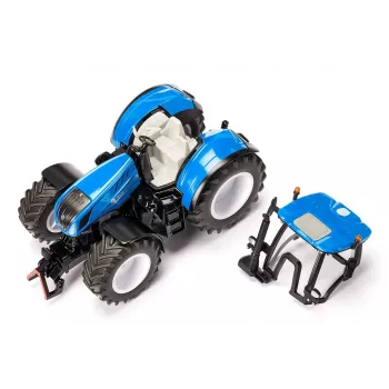 Siku 3291 mudeltraktor, kokkupandud, mõõtkavas 1:32