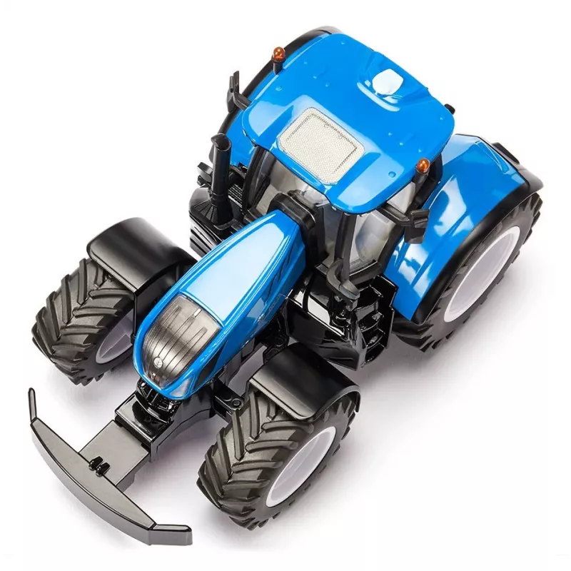 Siku 3291 mudeltraktor, kokkupandud, mõõtkavas 1:32