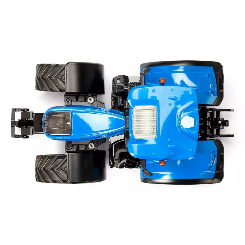 Siku 3291 mudeltraktor, kokkupandud, mõõtkavas 1:32