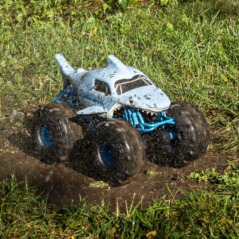 Monster Jam, ametlik Megalodon STORM maastikul kaugjuhitav monster truck, mõõtkavas 1:15