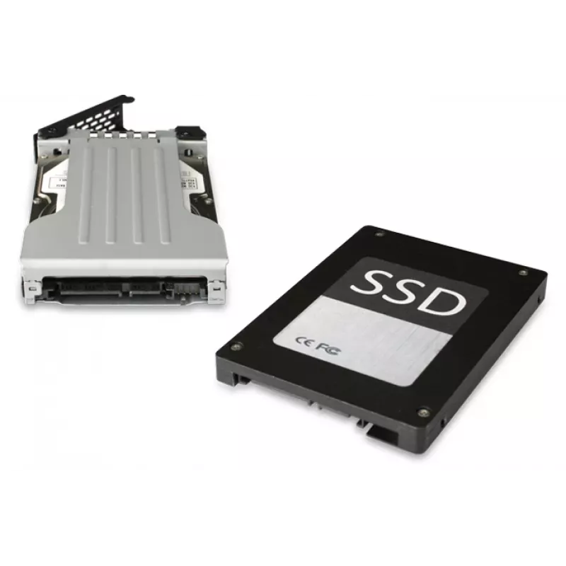 ICYDOCK ToughArmor täismetallist 4 pesaga 2,5-tolline SATA HDD ja SSD tagapaneeli puur välise 5,25-tollise pesa jaoks