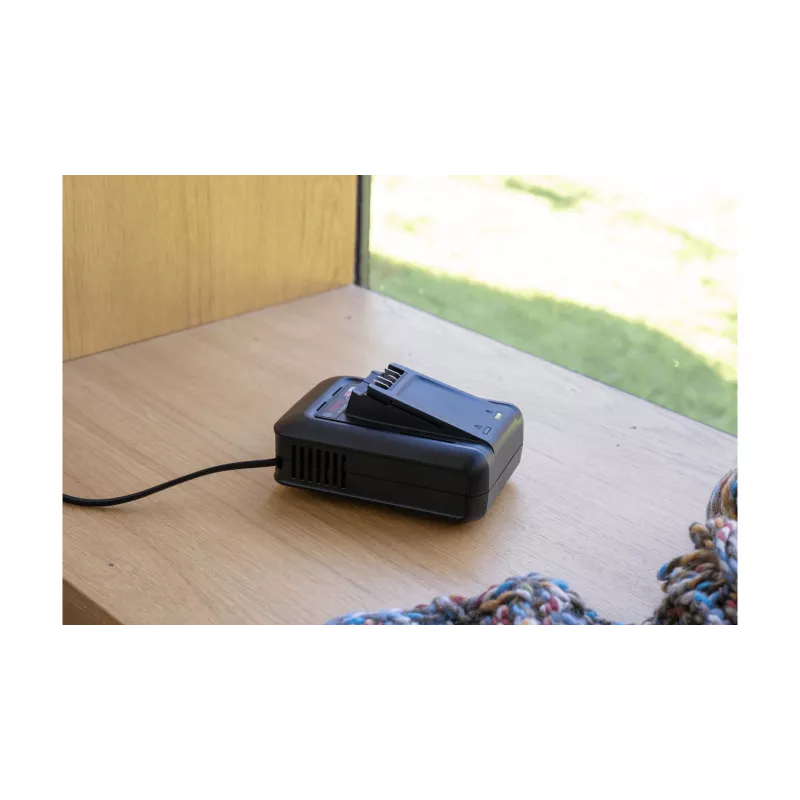 Bosch 1 600 A03 1X0 akulaadija