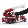 Tuletõrjeauto BRUDER MACK Granite veepumbaga