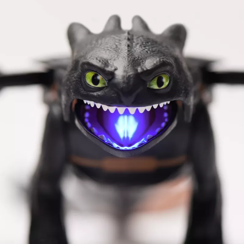 Mängufiguur Spinmaster Ultimate Plasma Blast Toothless 25-tolliste tiibadega, heli- ja valgusefektid, vanusele 4+