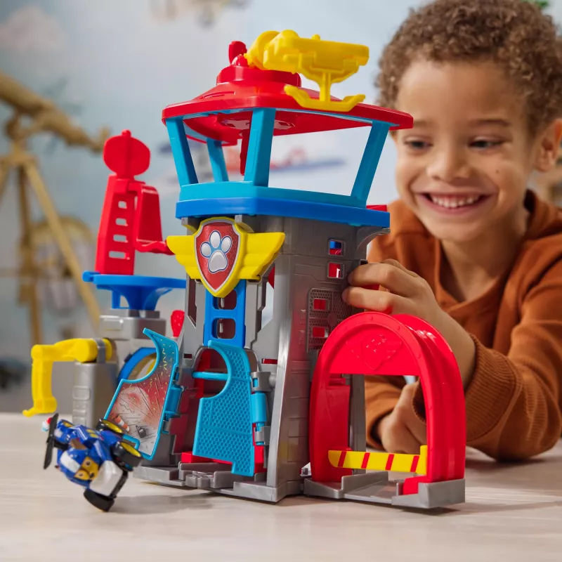 PAW Patrol : Air Rescue, Pup Squad Adventure Bay lennujaamakomplekt, Chase mänguauto ja sõidukikäivitajaga, mänguasjad poistele ja tüdrukutele 3+