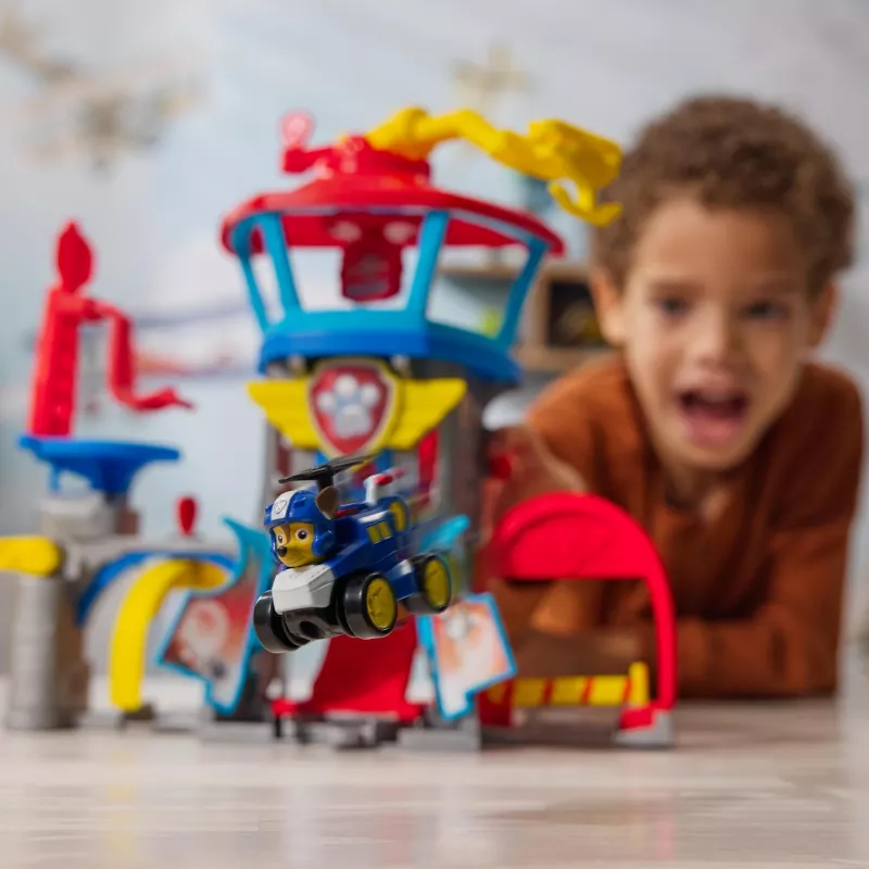 PAW Patrol : Air Rescue, Pup Squad Adventure Bay lennujaamakomplekt, Chase mänguauto ja sõidukikäivitajaga, mänguasjad poistele ja tüdrukutele 3+