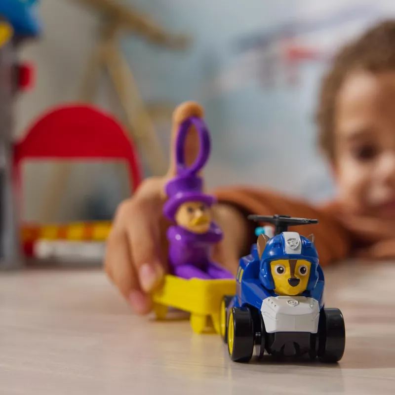PAW Patrol : Air Rescue, Pup Squad Adventure Bay lennujaamakomplekt, Chase mänguauto ja sõidukikäivitajaga, mänguasjad poistele ja tüdrukutele 3+