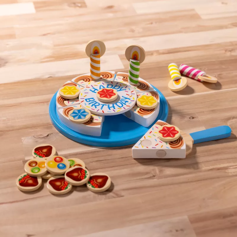 Melissa & Doug sünnipäevapeo tort - puidust mängutoidukomplekt kokkusobitatavate lisandite ja 7 küünlaga