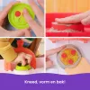 Kinetic Sand, SquishPizza tõusev pizzaahju mängukomplekt, loomingulised lihavõttekingid, sisaldab 0,45 kg vormitavat mänguliiva ja 5 tööriista, mängutoidu kunsti- ja meisterdamismänguasjad lastele