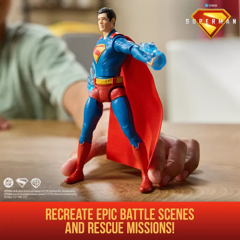 DC Comics , SUPERMAN Epic Strike tegevusfiguur, 6-tolline, autentse filmistiiliga, sisaldab 2 tarvikut, mänguasjad poistele ja tüdrukutele alates 4. eluaastast