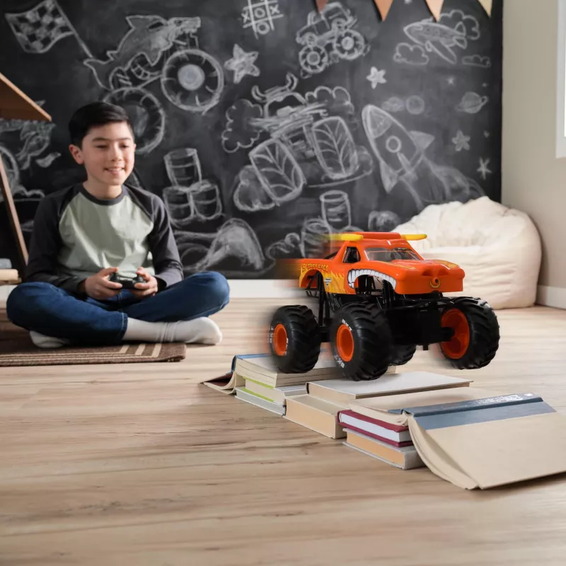 Monster Jam , El Toro Loco RC Monster Truck aatomiseeritava suitsuefektiga, mõõtkavas 1:15, laste mänguasi poistele ja tüdrukutele alates 3. eluaastast