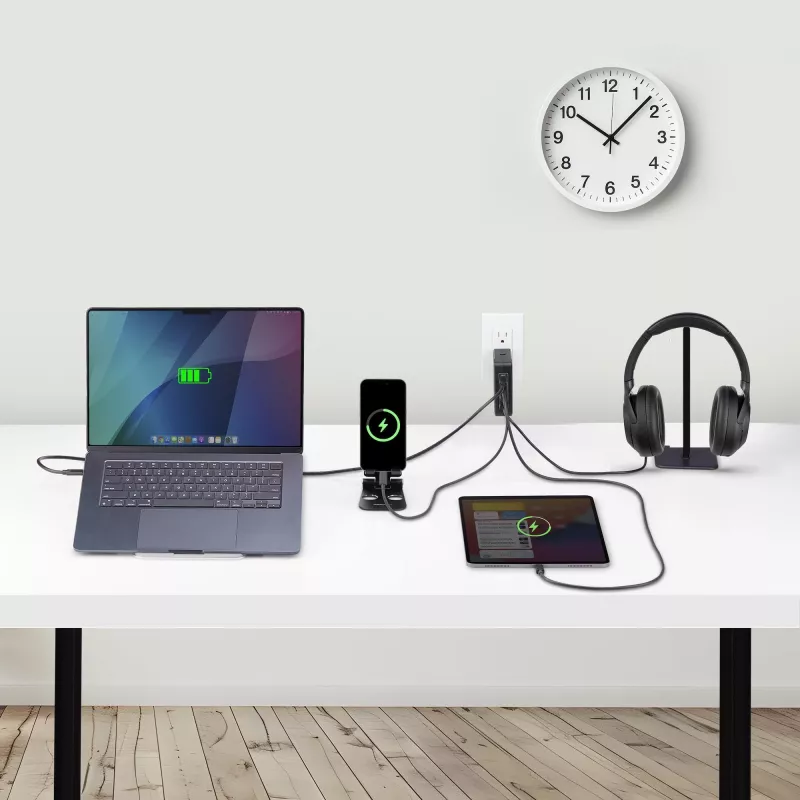 StarTech.com 140W USB-C seinakruvi, 3x USB-C/1x USB-A, PD 3.1 rahvusvaheline GaN toiteadapter MacBookile/Dell XPSile/Inspironile