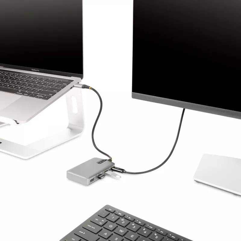 StarTech.com 4-pordiline USB-C jaotur USB-C DP Alt Mode videoväljundiga 4K 60Hz - 3x USB-A, 1x USB USB-C, 100W Power Delivery läbiv, USB 3.2 10Gbps, 30cm kaabel, kaasaskantav USB-jaotur