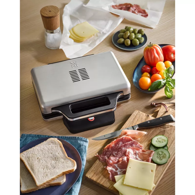 WMF 0415150011 võileivagrill 800 W must, hõbedane