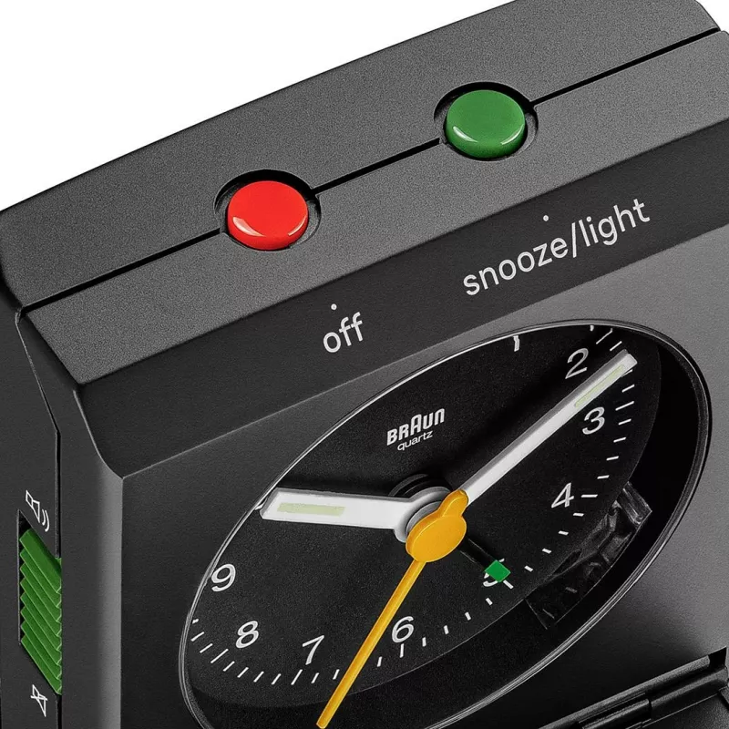 Äratuskell BRAUN BC 05 B Quartz Foldable Must — kompaktne reisikell kvartsmehhanismiga