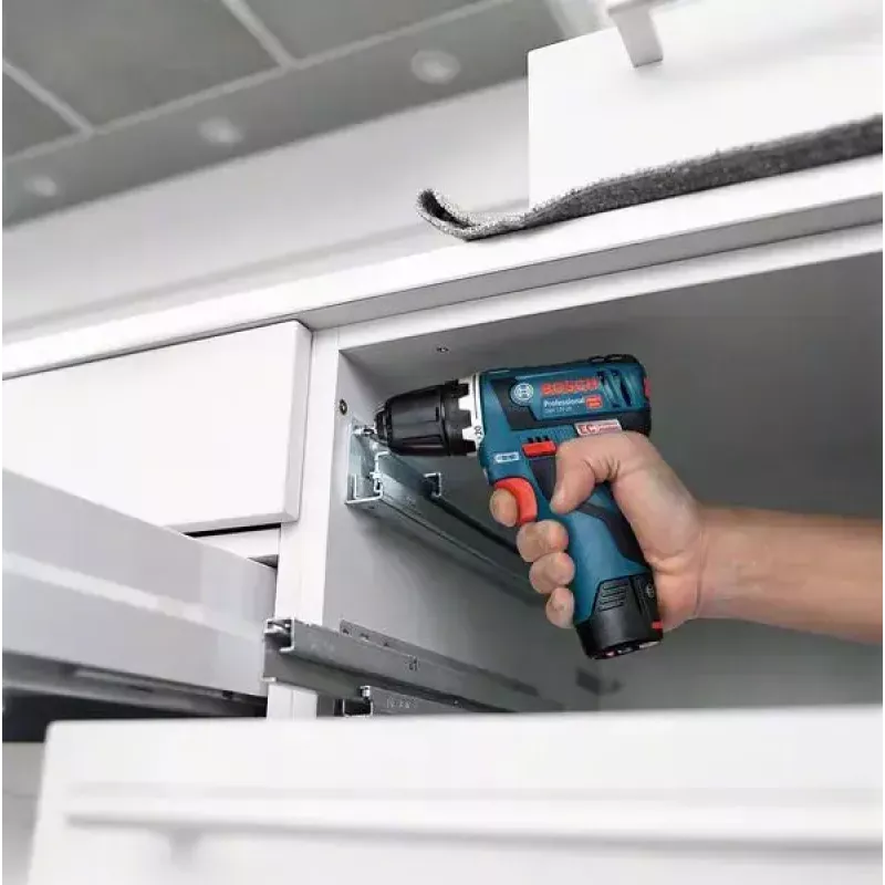 Bosch 1 x GBA 12V 2,0 Ah + 1 x GBA 12V 4,0 Ah + GAL 12V-40 Professional akulaadija majapidamisaku vahelduvvool