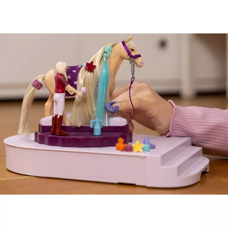 schleich HORSE CLUB Sofia iludused hobuste hooldusjaam, Harjatav karv, Hobused, 3 a, Mitmevärviline