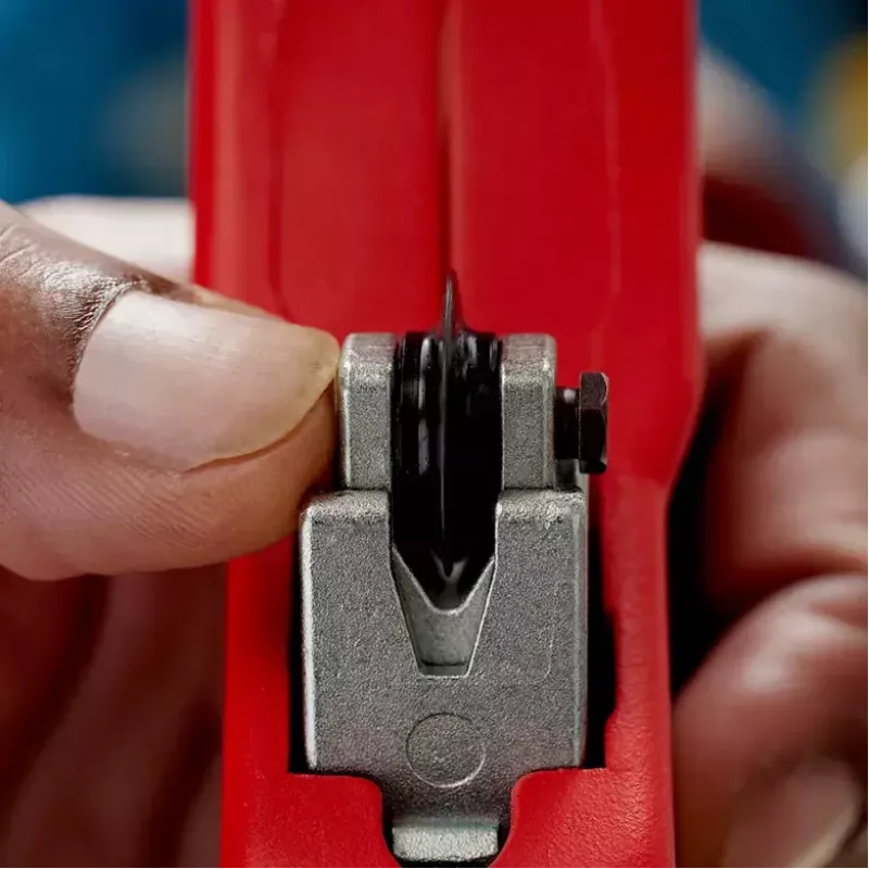 Pipecutter Knipex 90 31 03 BK sobib messingi, vase, terase jaoks