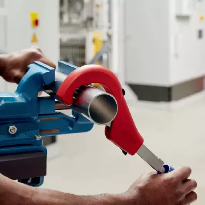 Pipecutter Knipex 90 31 03 BK sobib messingi, vase, terase jaoks