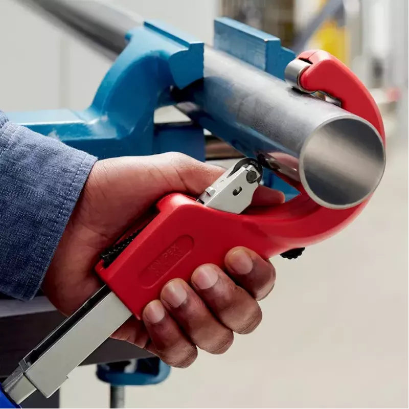 Pipecutter Knipex 90 31 03 BK sobib messingi, vase, terase jaoks